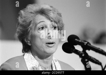 Dame Shirley Porter, leader del Westminster City Council. Conferenza del Partito conservatore e unionista tenutasi al Bournemouth International Centre di Dorset . Ottobre 1990. Foto: Neil Turner Foto Stock