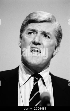 Cecil Parkinson – Segretario di Stato per i trasporti. Conferenza del Partito conservatore e unionista tenutasi al Bournemouth International Centre di Dorset . Ottobre 1990. Foto: Neil Turner Foto Stock