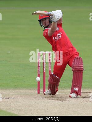 CHESTER LE STREET, INGHILTERRA. IL 27 AGOSTO 2020 Alex Davies del Lancashire esce durante la partita Vitality Blast T20 tra il Durham County Cricket Club e il Lancashire a Emirates Riverside, Chester le Street. (Credit: Mark Fletcher | MI News) Credit: MI News & Sport /Alamy Live News Foto Stock