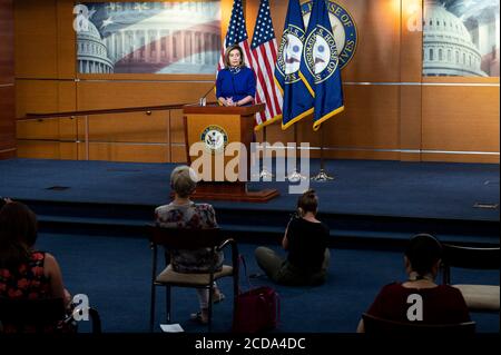 Washington, DC, Stati Uniti. 27 Agosto 2020. 27 agosto 2020 - Washington, DC, Stati Uniti: Altoparlante della casa NANCY PELOSI (D-CA) che parla alla sua conferenza stampa settimanale. Credit: Michael Brochstein/ZUMA Wire/Alamy Live News Foto Stock