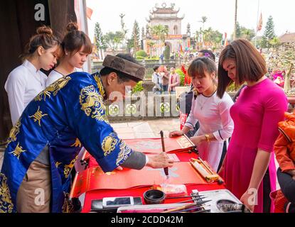 La città vecchia, l'arte della calligrafia, Tet tradizionale in Hai Duong, Vietnam Foto Stock