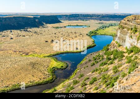 Sun Lakes - Dry Falls state Park, stato centrale di Washington, Stati Uniti. Dry Falls Lake è in primo piano e Perch Lake oltre. Foto Stock