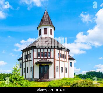 Cappella Tesarov. Piccolo bulding evangelico religioso in legno a Korenov, Repubblica Ceca. Foto Stock