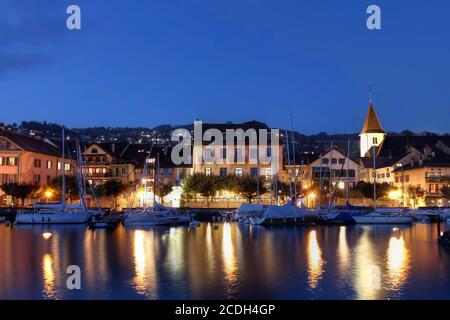 Lungomare di Lutry, sul Lago Leman (Lago di Ginevra), un'incantevole cittadina ai piedi del sito patrimonio dell'umanità dell'UNESCO - vigneti Lavaux, Svizzera. Foto Stock