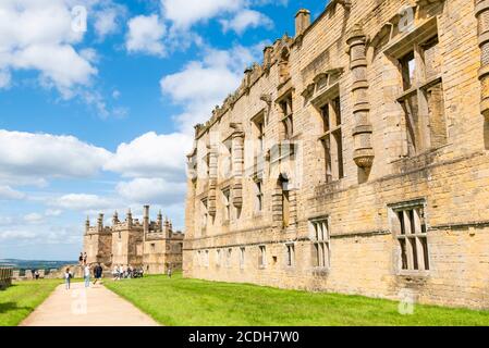 Bolsovra castello, vista lungo la Terrazza verso il piccolo castello a Bolsovra Castello, Derbyshire, Inghilterra, UK, GB, Europa Foto Stock