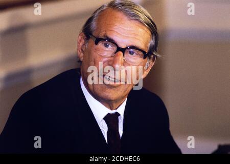 The Rt Hon Lord John Donaldson, Maestro dei Rolls in occasione di una conferenza del 1990 Bar presso le New Connaught Rooms di Covent Garden. 30 settembre 1989. Foto: Neil Turner Foto Stock