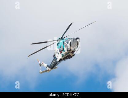 Air Ambulance elicottero Turning, registrazione G-KSSC, modello AgustaWestland AW169 in Inghilterra, Regno Unito. Elicottero a turno. Foto Stock