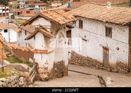 Chinchero, Perù - 05 ottobre 2018: via di Chinchero, vicino a Cusco, Perù Foto Stock