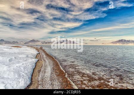 Salt Flats Bonneville allagato in Utah, Stati Uniti. Foto Stock