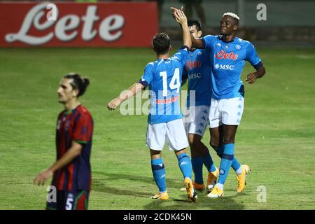 28 agosto 2020; Stadio Teofilo Patini, Castel di Sangro, Abruzzo, Italia; Calcio pre-stagione amichevole, Napoli contro l'Aquila Calcio 1927; Victor Osimhen di Napoli celebra il punteggio Foto Stock