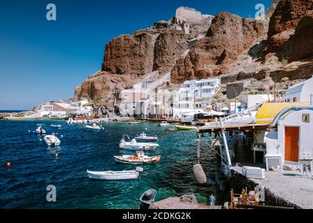 Santorini Grecia 2020 agosto, porto di Oia Santorini in una giornata estiva Foto Stock