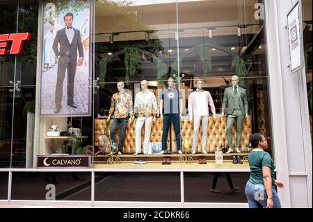 Un negozio boutique nel centro commerciale Rosebank Johannesburg. Johannesburg, Sudafrica. Foto Stock