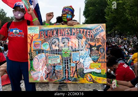 Washington, Stati Uniti. 28 Agosto 2020. 28 agosto 2020 - Washington, DC, Stati Uniti: L'uomo che porta un dipinto che dice 'Black Lives Matter', 'Stop Killing Black People', 'i CAN't Breathe' e altre parole al National Action Network (NAN) impegno marzo al Lincoln Memorial sul National Mall. (Foto di Michael Brochstein/Sipa USA) Credit: Sipa USA/Alamy Live News Foto Stock