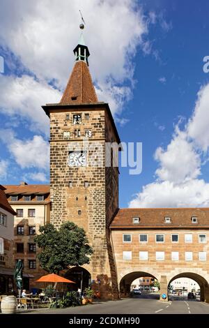 Laufer impressionante torre, costruita nel 1520, piazza Laufer interno, seconda fortificazione ultima città, mura della città, Sebalder città vecchia, Norimberga, Franconia medio Foto Stock