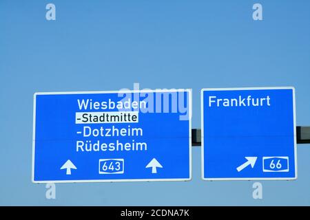 indicazioni per l'autostrada wiesbaden, francoforte, germania Foto Stock