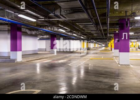 Vuoto parcheggio garage Foto Stock