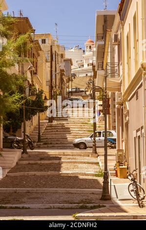 Ripide scale e stradine nella città vecchia Foto Stock