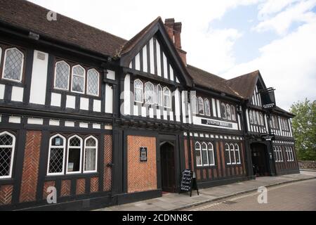 Lo storico pub The Juniper Berry on Castle Square, Southampton, Hampshire nel Regno Unito, ha preso il 10 luglio 2020 Foto Stock