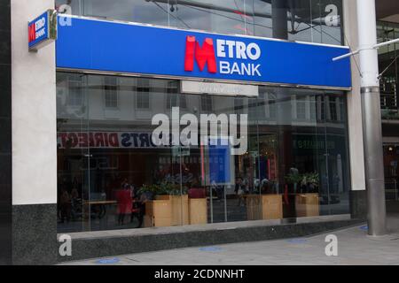 La Metro Bank di Southampton, Hampshire nel Regno Unito, ha preso il 10 luglio 2020 Foto Stock