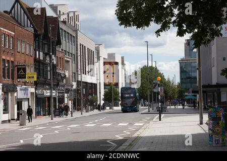 Viste di sopra Bar Street a Southampton, Hampshire nel Regno Unito, prese il 10 luglio 2020 Foto Stock