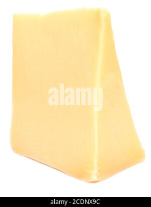 Pezzo di formaggio isolato su sfondo bianco Foto Stock