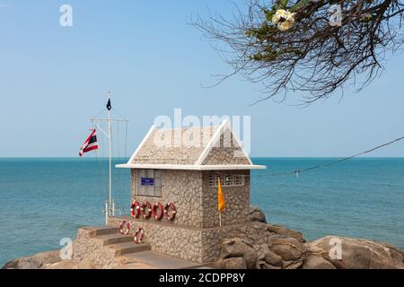 HUA HIN, THAILANDIA - 2015 FEBBRAIO. Guarda la casa sulla spiaggia di Hua Hin. Foto Stock