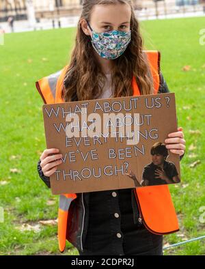 Londra 29 agosto 2020 una protesta di sciopero di livello 21 da parte degli studenti di Parliament Square, Londra UK contro il processo di livello A di quest'anno. Credit: Ian Davidson/Alamy Live News Foto Stock
