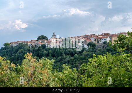 Città di Omisalj, isola di Krk, Croazia Foto Stock