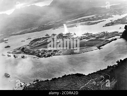 Pearl Harbor 1941. Fotografia di un bombardiere giapponese durante l'attacco a Pearl Harbor, 7 dicembre 1941. Foto Stock