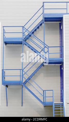 La traiettoria di volo scale edificio Foto Stock