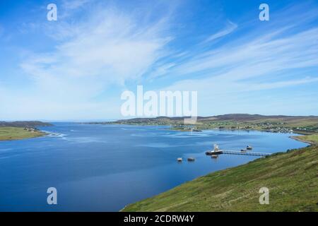 Una vista di Aultbea sul Loch Ewe a nord West Highlands della Scozia sulla rotta North Coast 500 Foto Stock