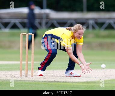 BECKENHAM, Regno Unito, 29 AGOSTO: Surrey East Stars Bryony Smith durante il Rachael Heyhoe Flint Trophy tra South East Stars Women e Western Storm at the County Ground, Beckenham il 29 agosto 2020 Credit: Action Foto Sport/Alamy Live News Foto Stock