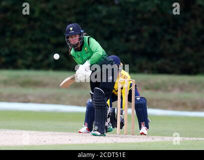 BECKENHAM, Regno Unito, 29 AGOSTO: Western Storm's Sophie Luff durante il Rachael Heyhoe Flint Trophy tra le donne delle stelle del sud-est e la tempesta occidentale a County Ground, Beckenham il 29 agosto 2020 Credit: Action Foto Sport/Alamy Live News Foto Stock