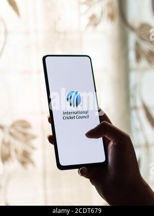 Assam, india - 27 agosto 2020 : il logo ICC sull'immagine di riserva dello schermo del telefono. Foto Stock