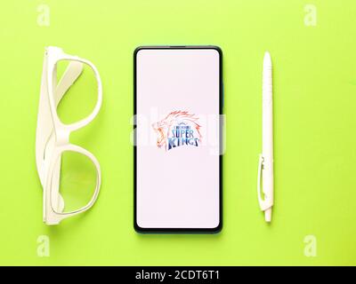 Assam, india - 27 agosto 2020 : il logo dei re super di Chennai sull'immagine dello stock dello schermo del telefono. Foto Stock