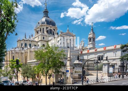 Madrid, Spagna - Giugno 17 : la Chiesa di la Calatravas, Madrid, Spagna, Europa il 17 giugno 2017. Foto Stock