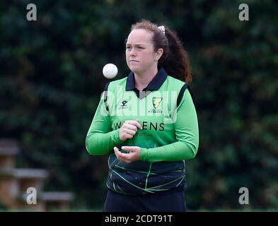 BECKENHAM, Regno Unito, 29 AGOSTO: Western Storm's Georgia Hennessyduring Rachael Heyhoe Flint Trophy tra South East Stars Women e Western Storm at the County Ground, Beckenham il 29 agosto 2020 Credit: Action Foto Sport/Alamy Live News Foto Stock