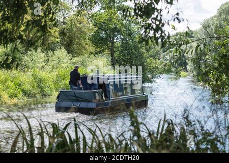 canal boat sul fiume Nene, Wadenhoe Northamptonshire Foto Stock