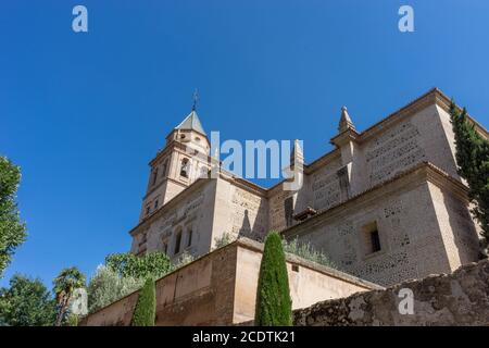 Chiesa di Santa Maria dell'Alhambra (Chiesa di Santa Maria de la Alhambra) nel complesso del Palazzo dell'Alhambra a Granada, Andalusia, Spa Foto Stock