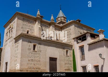 Chiesa di Santa Maria dell'Alhambra (Chiesa di Santa Maria de la Alhambra) nel complesso del Palazzo dell'Alhambra a Granada, Andalusia, Spa Foto Stock