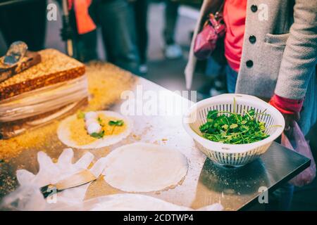 Rotolo di gelato alle arachidi di taiwan snack Foto Stock