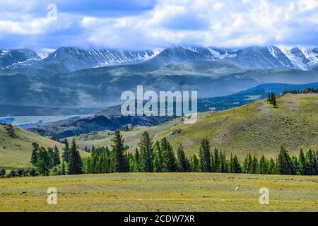 North-Chuya Ridge - catena di montagne nella repubblica di Altai, Russia Foto Stock