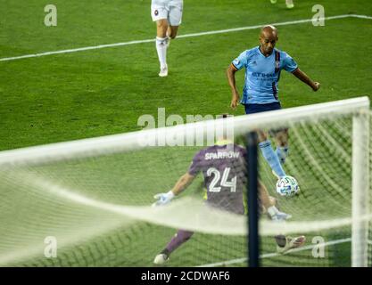 Harrison, Stati Uniti. 29 Agosto 2020. Heber (9) di NYCFC controlla la palla durante la partita di stagione regolare di MLS contro il Chicago Fire FC alla Red Bull Arena di Harrison, NJ il 29 agosto 2020. Il gioco è stato giocato senza tifosi a causa della pandemia COVID-19 precauzione. NYCFC ha vinto 3 - 1. (Foto di Lev Radin/Sipa USA) Credit: Sipa USA/Alamy Live News Foto Stock