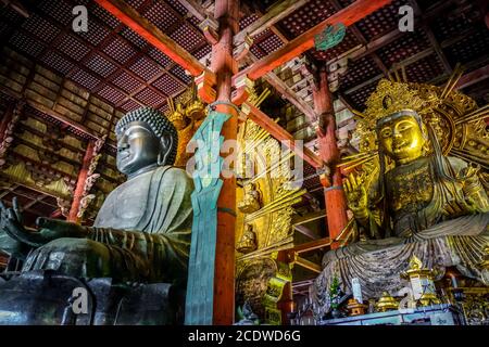 buddha di Vairocana nel tempio di Daibutsu-den Todai-ji, Nara, Giappone Foto Stock