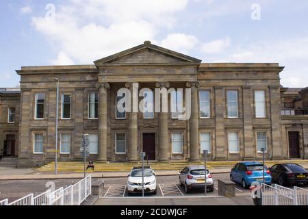 Hamilton Sheriff Court Building, un edificio storico costruito al tempo della Regina Vittoria ed è uno dei più trafficate corti della Scozia. Foto Stock