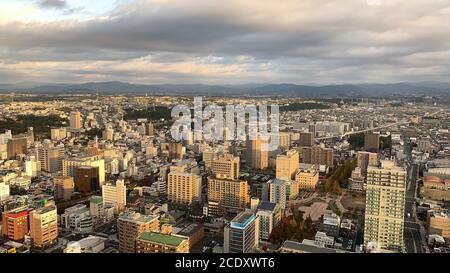 Vista aerea dello splendido paesaggio urbano moderno al mattino A Mamamatse, Shizuoka, Giappone Foto Stock