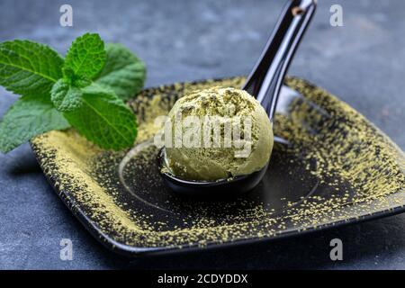 Gelato al tè verde matcha. Foto Stock