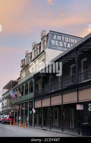Il ristorante Antoine's fuori dall'edificio in St Louis Street, quartiere Francese, New Orleans Foto Stock