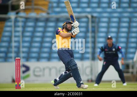 Emerald Headingley Stadium, Leeds, West Yorkshire, 30 agosto 2020. Vitality Blast - Yorkshire Vikings contro Derbyshire Falcons Adam Lyth of Yorkshire Vikings colpisce. Credit: Touchinepics/Alamy Live News Foto Stock