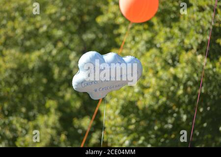 Berlino, Germania. 29 Agosto 2020. Berlino, Germania 29 agosto 2020: Anti-Corona-Demo - Berlino - 29 agosto 2020 Berlino, dimostrazione per Corona, Lateral Thinking 711, | Usage worldwide Credit: dpa/Alamy Live News Foto Stock